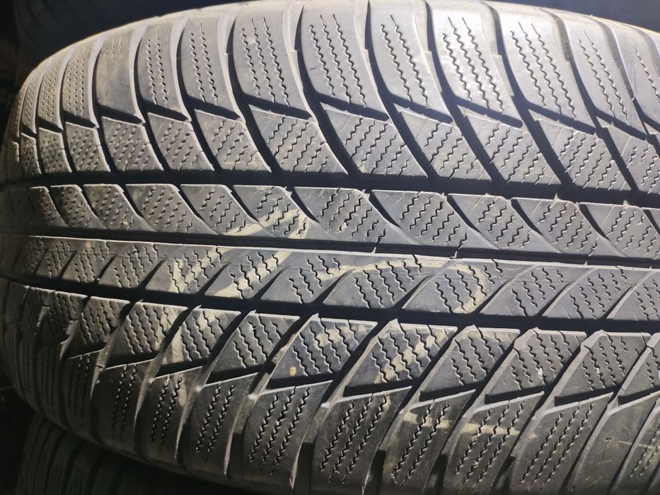 Шини 245/50 R19 Bridgestone RUNFLAT зима