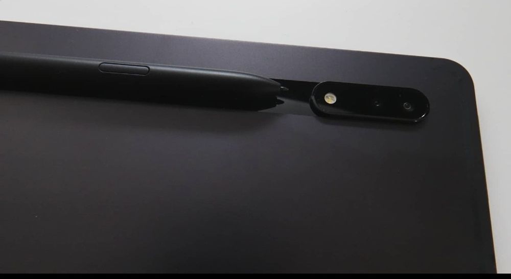 Samsung Galaxy Tab S8, igual a novo. Entregue com caixa e fatura.