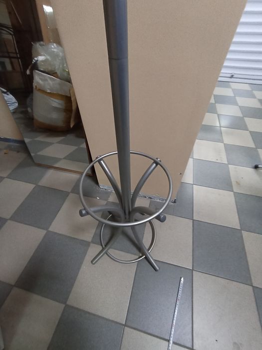 Вішалка для одягу