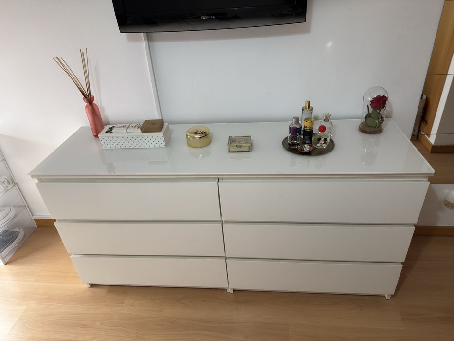 2 comodas MALM ikea + tampo em vidro