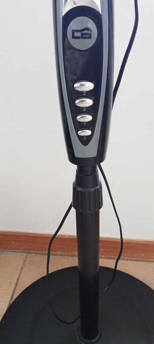 Ventilador de pé 50 W, 3 velocidades