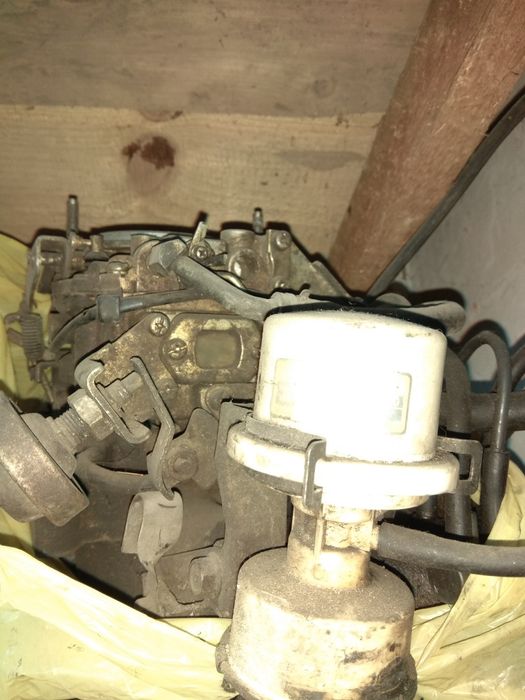 Для мазди626. 86р/в. 2.0карбюратор.