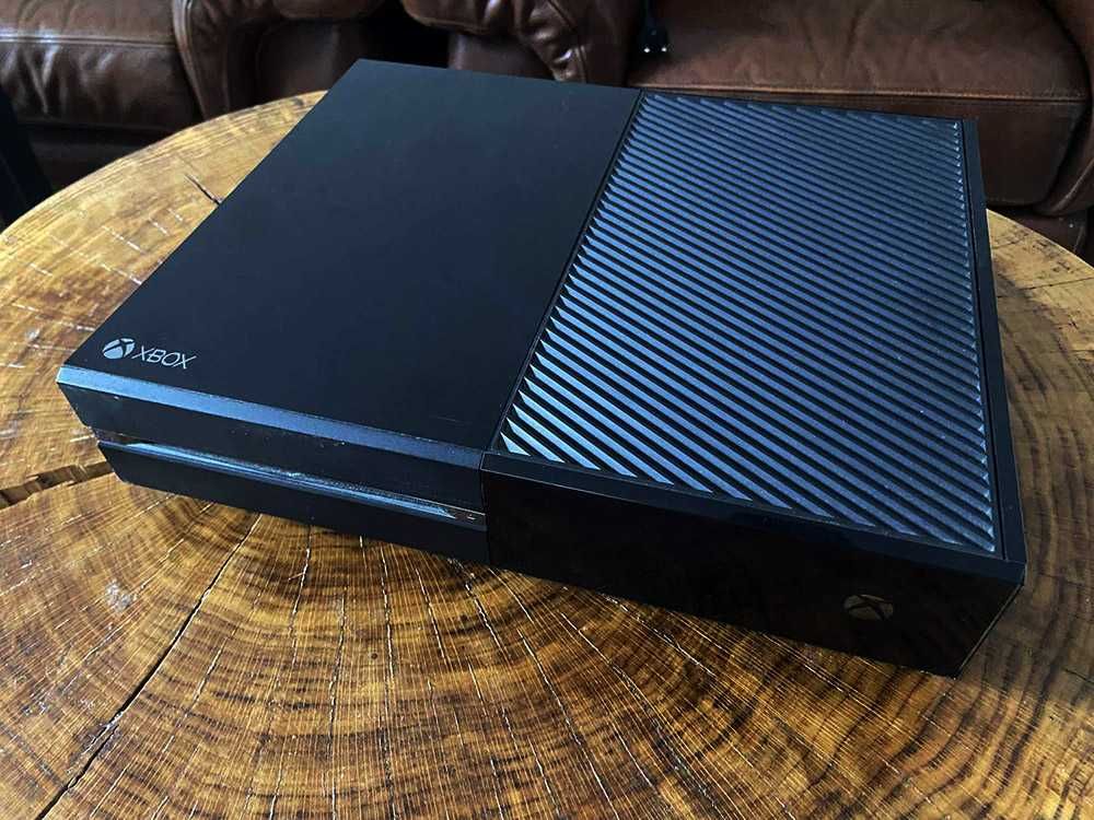 XBOX ONE, dodatkowy dysk 2TB, 100% sprawna, stan b. dobry
