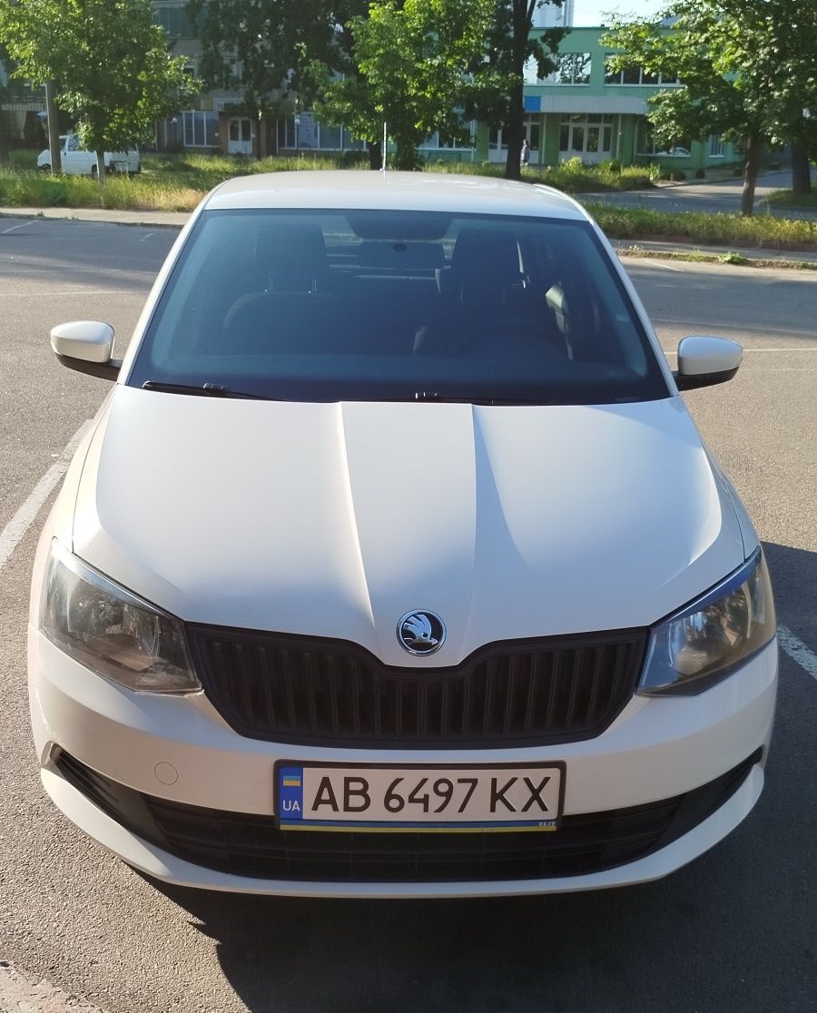 Продам автомобіль Skoda Fabia 3