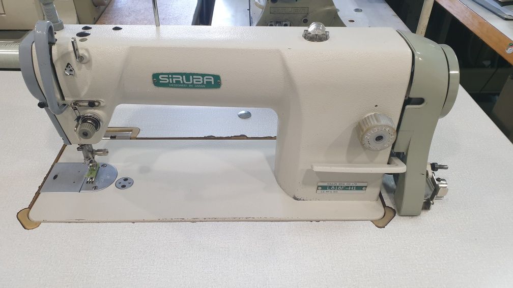 Швейна машина Siruba L818