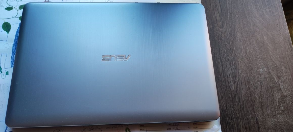 Laptop Asus i3 6/500GB.SSD.NVIDIA GeForce 2GB.