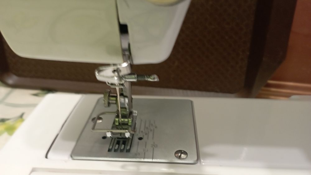 Продається нова електрична швейна машина