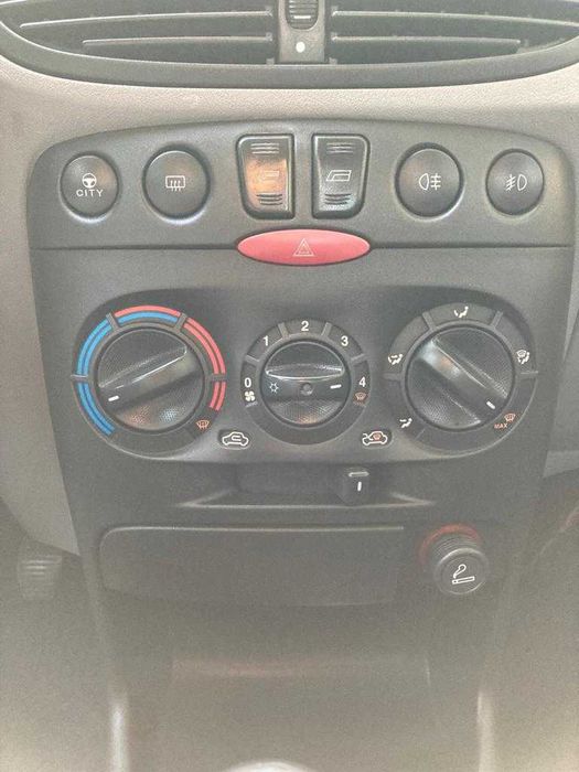 Fiat Punto preto 1.2 - 16V - (2000) - 3 portas