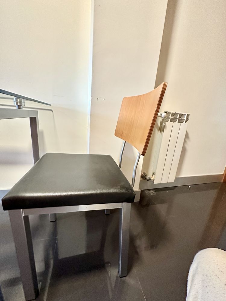 Mesa + 3 cadeiras