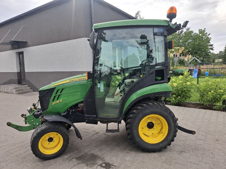 John Deere 2026R  zima ogrodniczy komunalny ciągnik sadowniczy traktor
