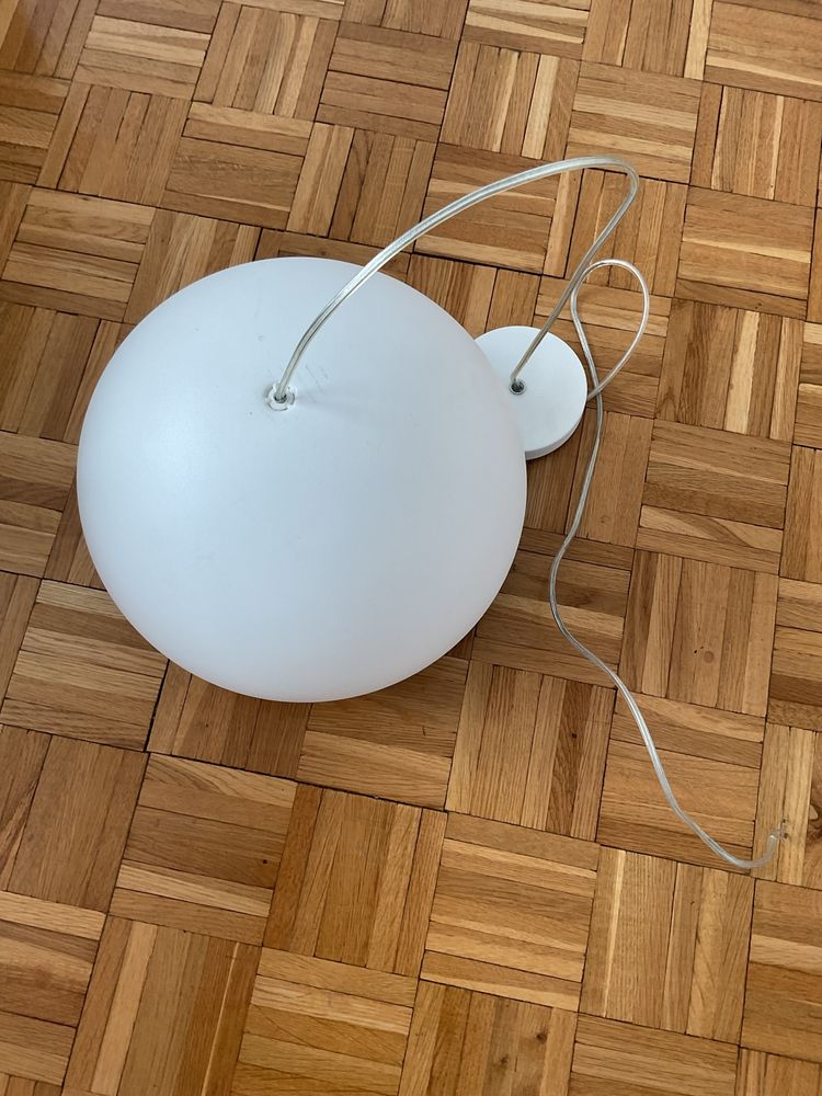 Lampa wisząca biała z niebieskim środkiem