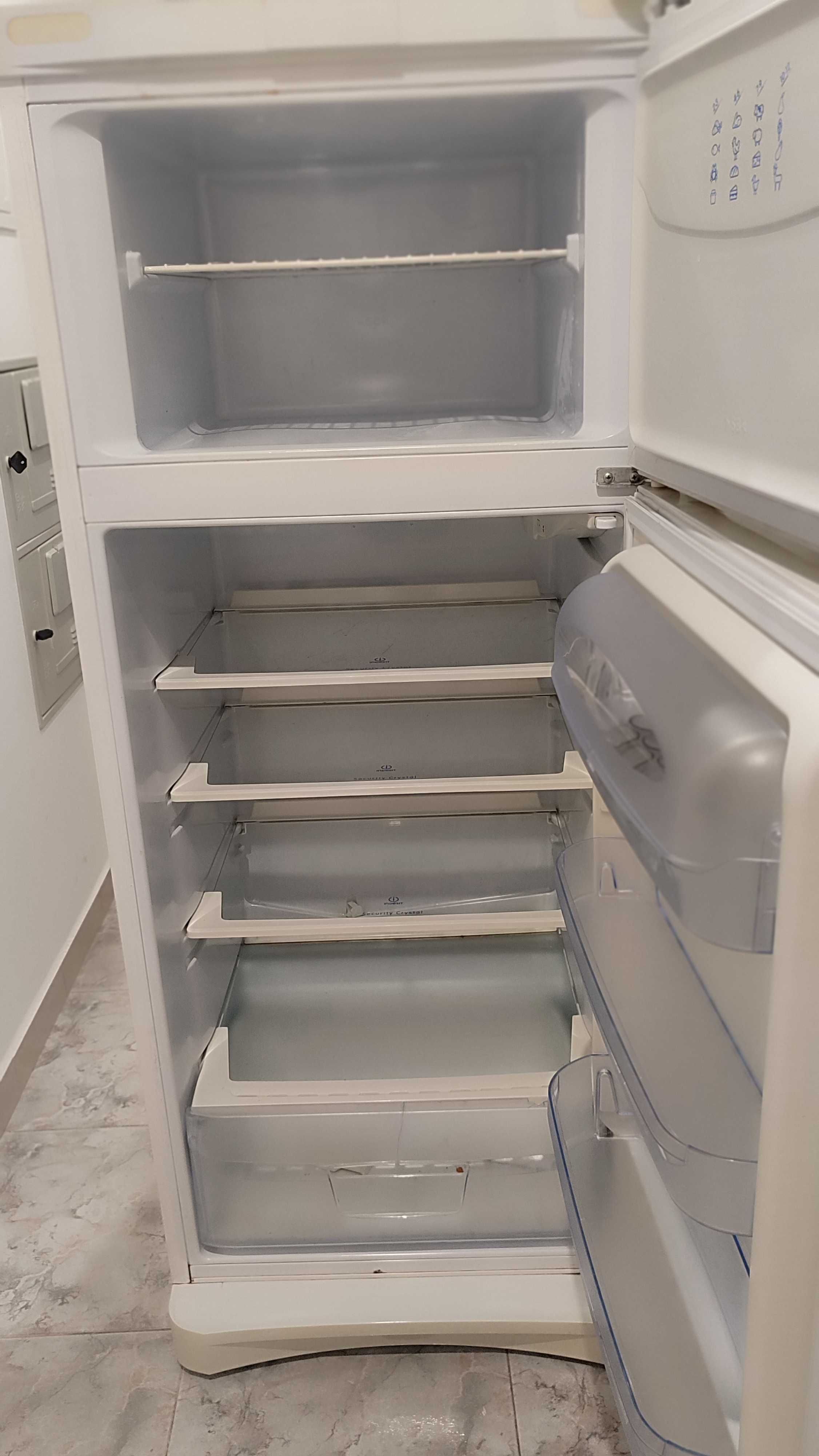 Frigorífico indesit