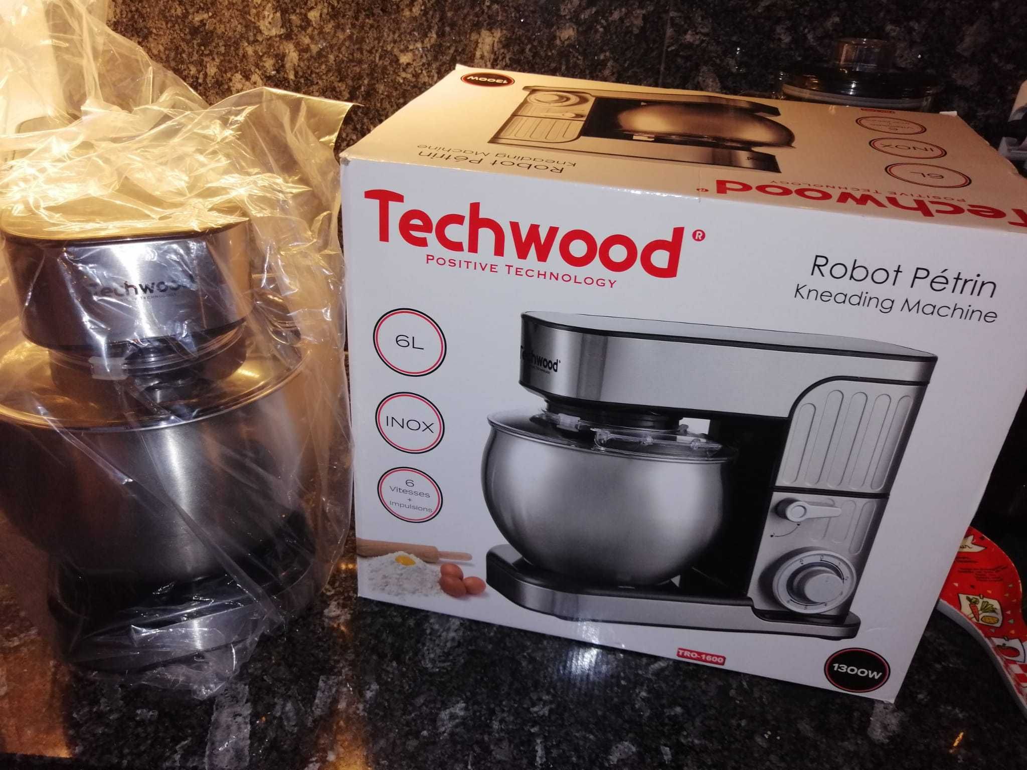 Batedeira Elétrica_Processador 1300W com Taça Inox 6L TECHWOOD NOVO