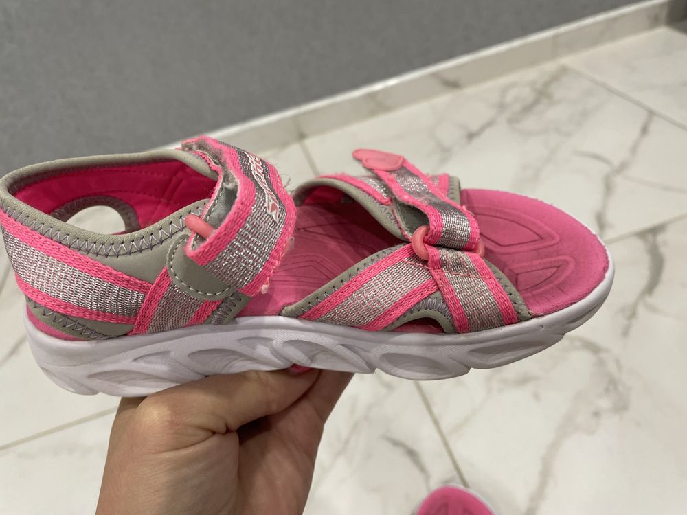 Продам босоножки Skechers р.32