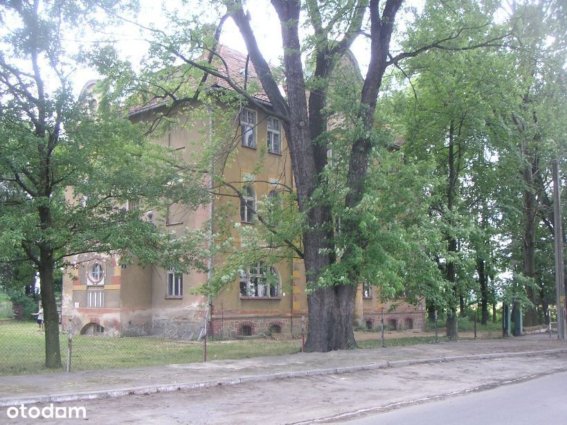 budynek po szkole 672m2 na działce 6700m2, Udanin,