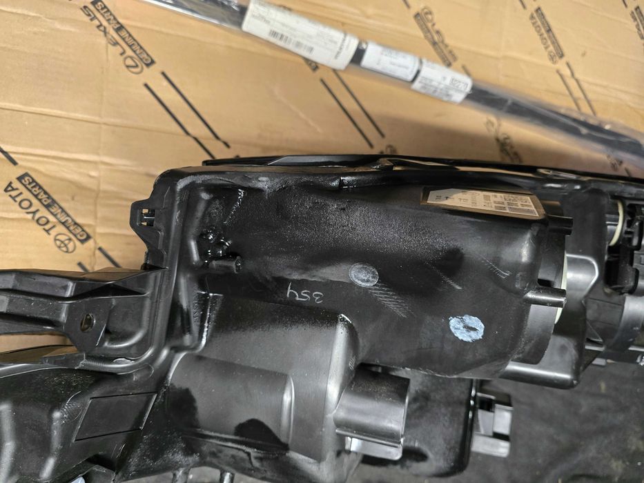 lampa przód Toyota Aygo X