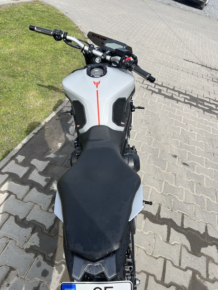 Yamaha MT 09. Street Fighter