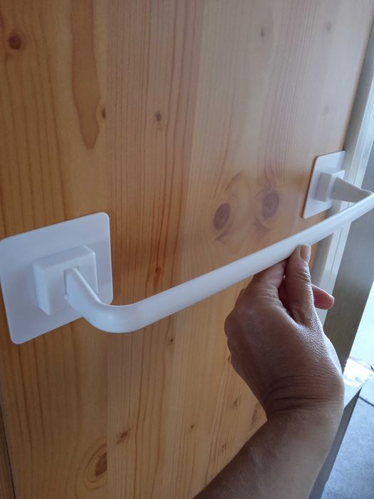 Plastikowe wieszaki ścienne nowe 2 szt.