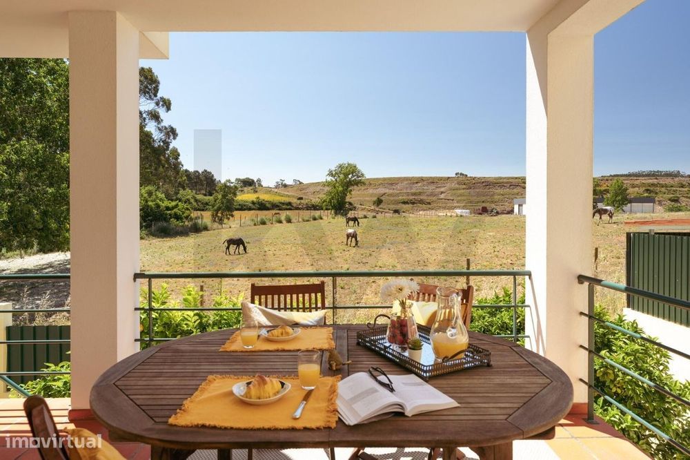 Moradia geminada T3, com vista campo | Tranquilidade às Portas de Lisb