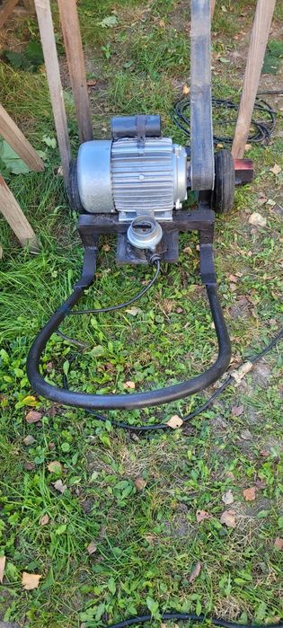 Silnik do krajzegi z pasem pod 230v