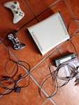 Xbox 360 com cabos