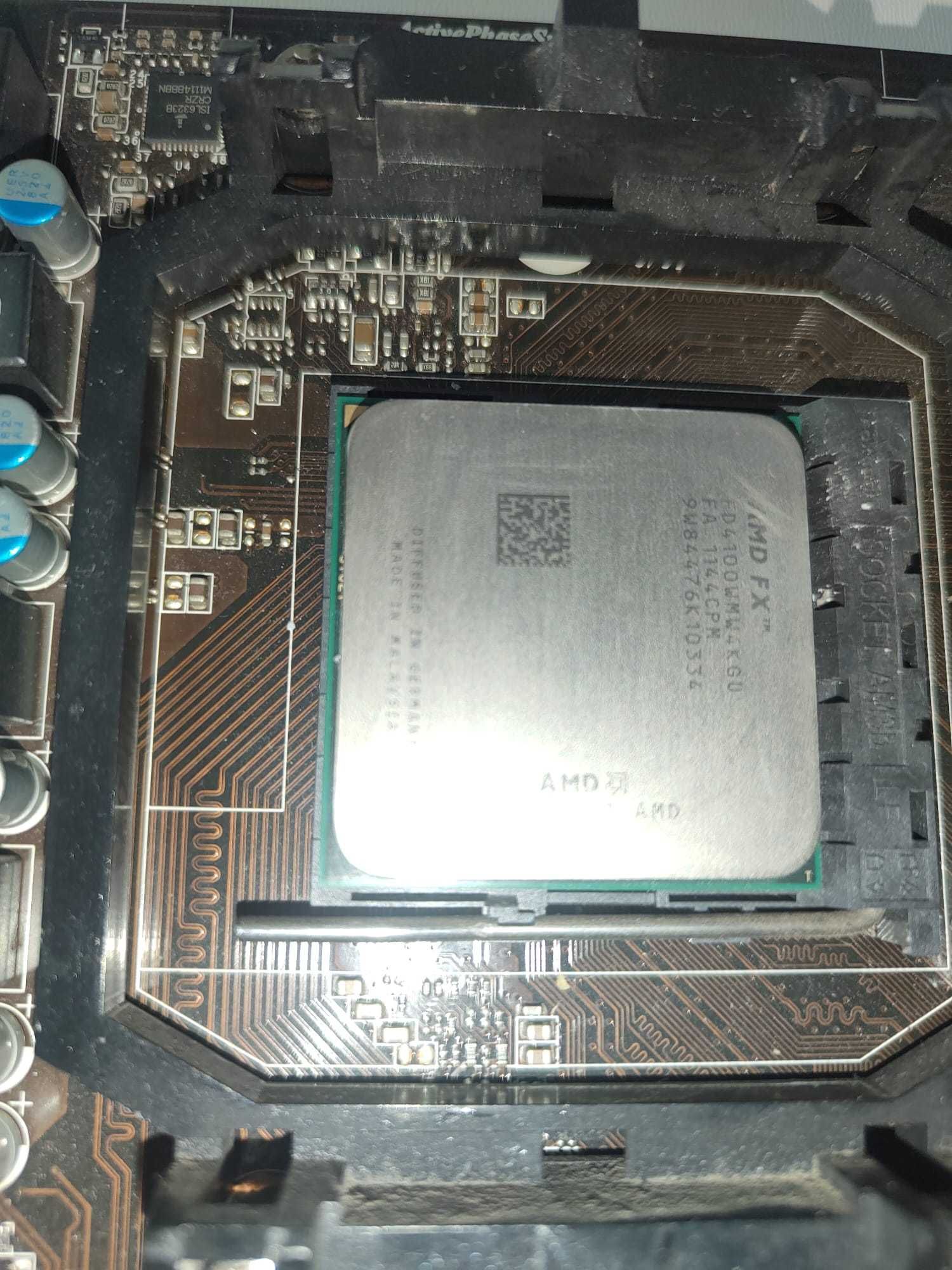 Płyta MSI 760GM-P21 (FX) AM3+ MS-7641 VER.3.11 z procesorem