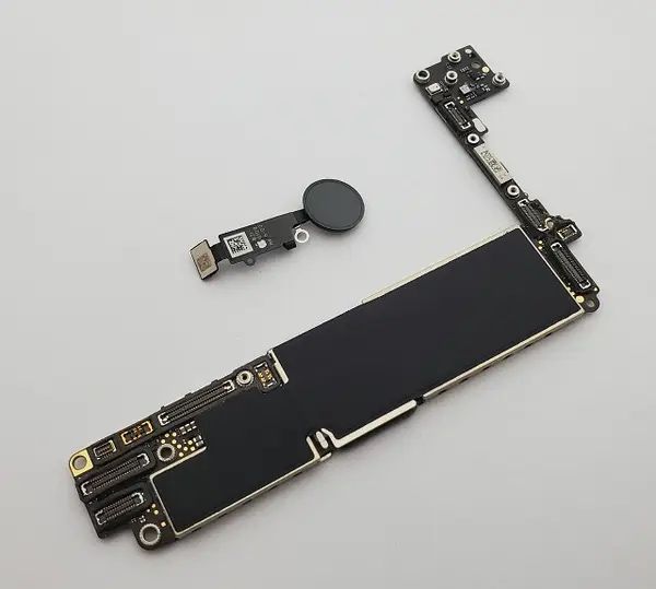 iPhone 8 плати неверлок чисті
