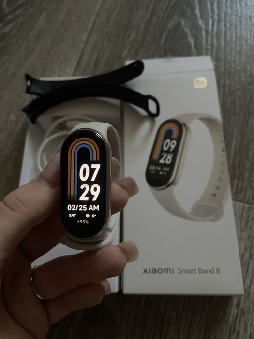 Продаються Mi band 8
