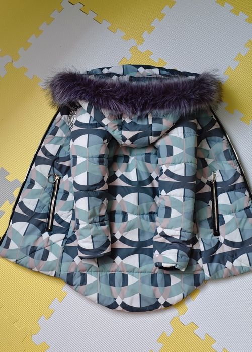 Курточка на дівчинку