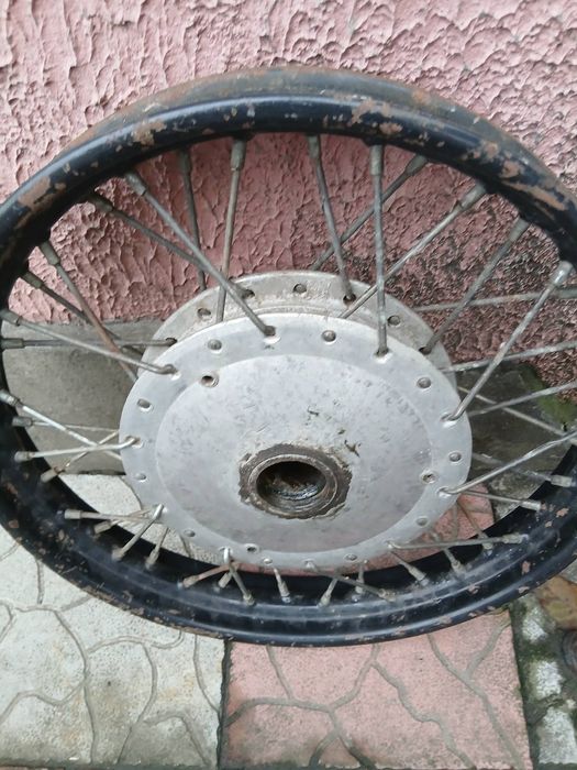 Диск  мотоц. Мт/дніпро  3.75-19 -відмінний  стан