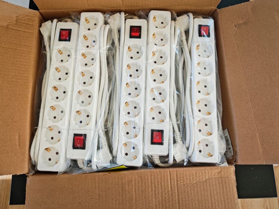 sprzedam hurtowo przedłużacze 3500 szt faktura vat cena brutto