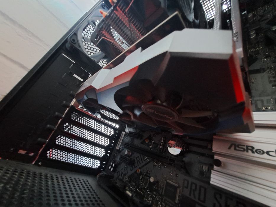 Zamienie/Sprzedam GTX 1050 TI (IDEALNY, MAŁO UŻYWANY)