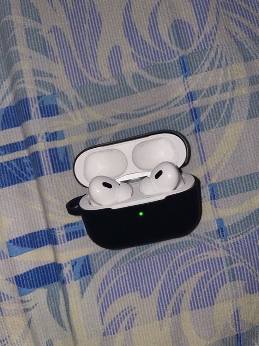 Продаю Airpods pro