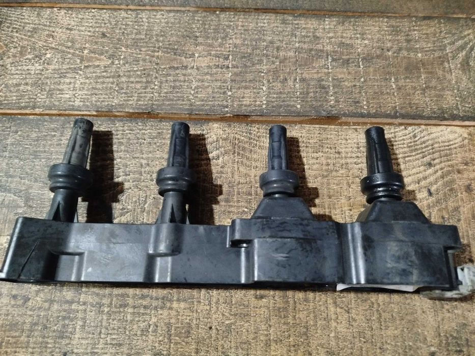 Котушка запалювання Citroen Berlingo C2 C3 C4 Peugeot 206 207 Partner
