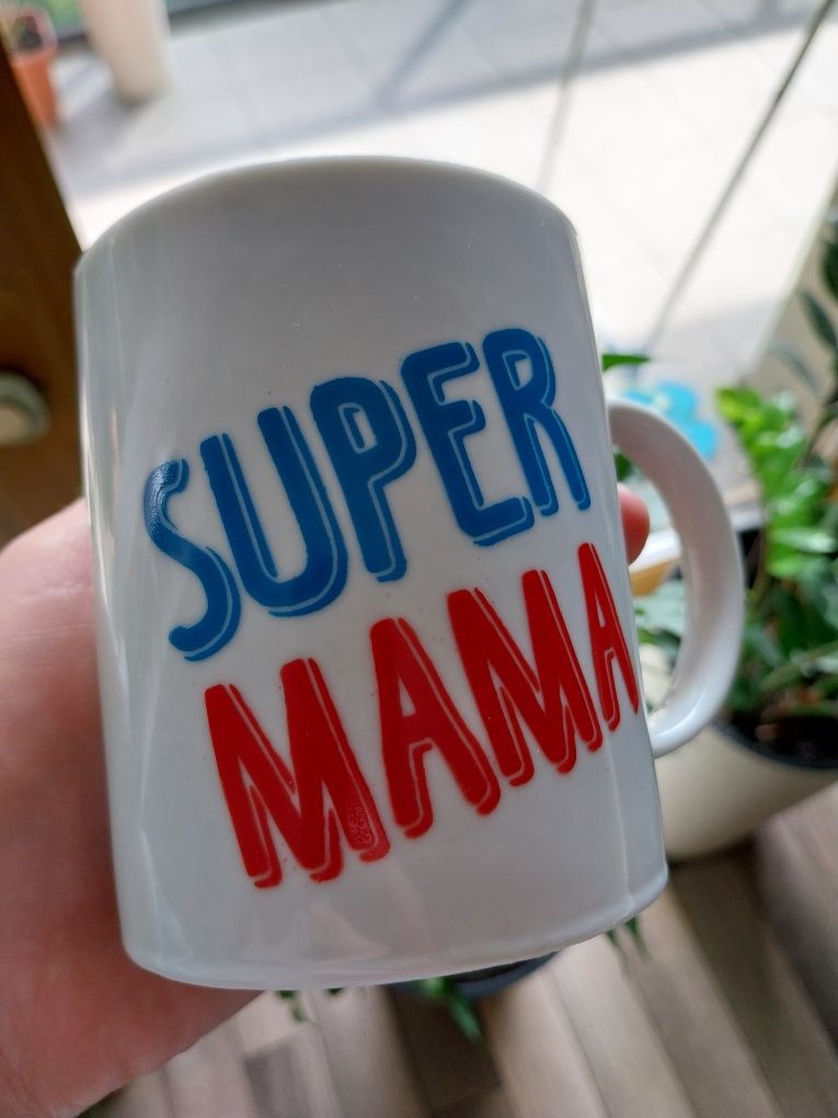 Nowy kubek Super Mama na Dzień Matki