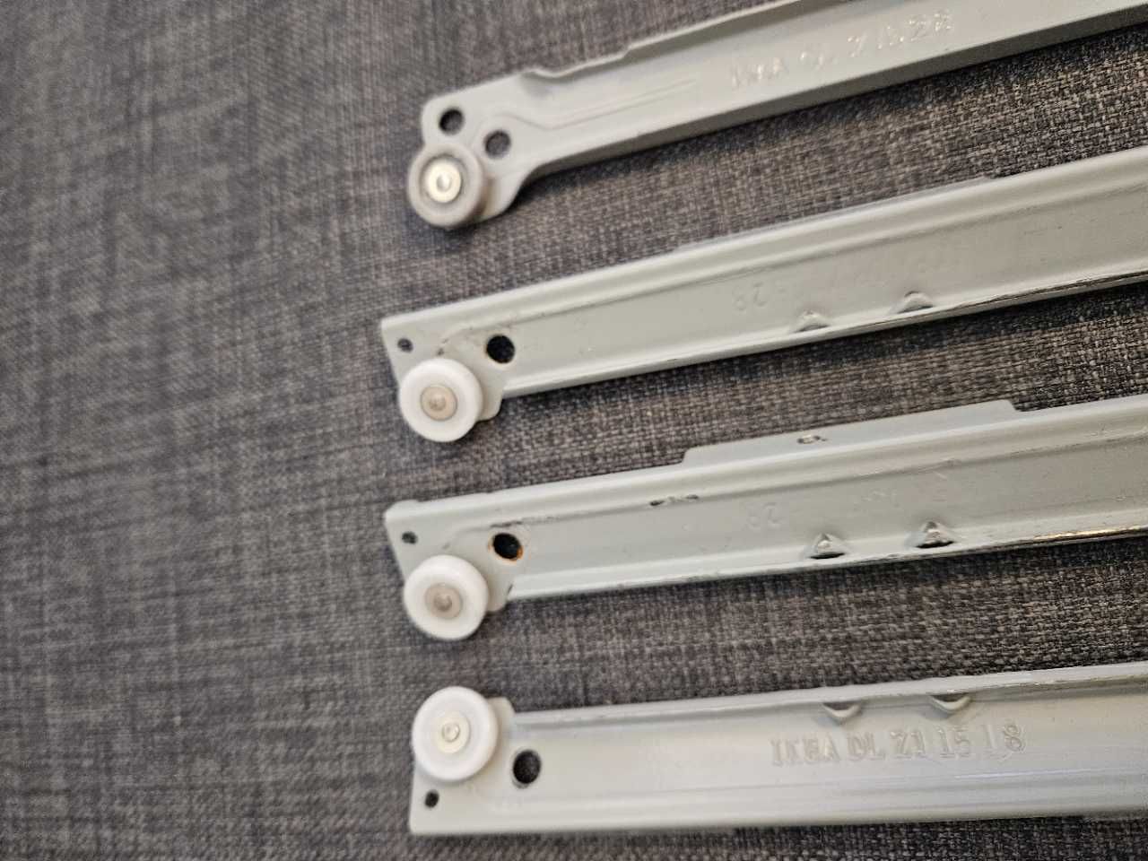 Prowadnice rolkowe szuflad łóżka IKEA BRIMNES (komplet)