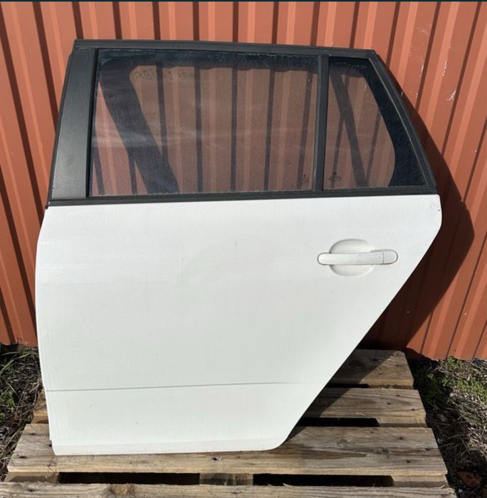 Skoda Fabia 2 kombi двері дверь