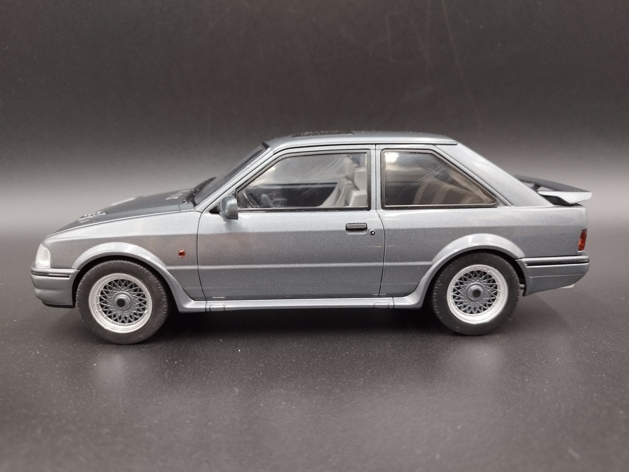 1:18 MCG Ford Escort  RS Turbo S2 Grey  Metalic model  nowy