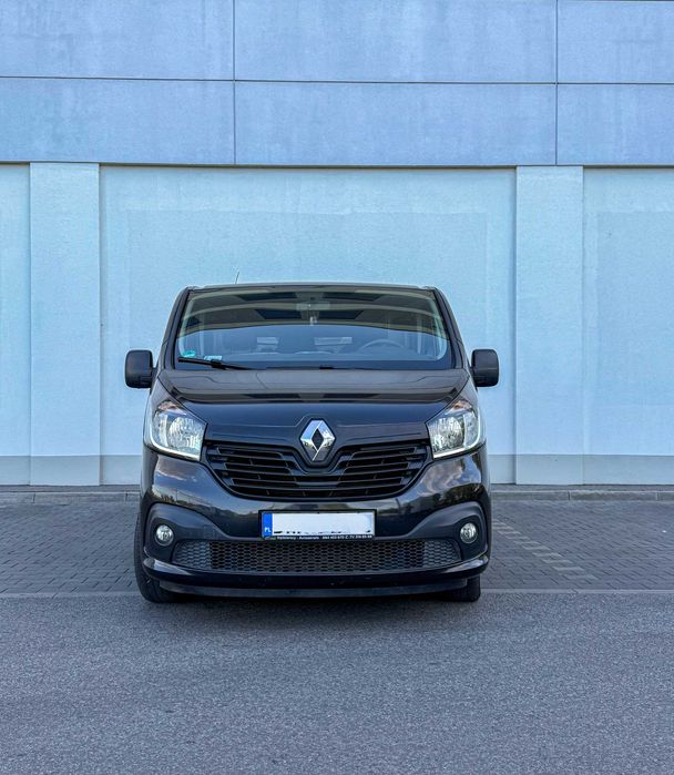 Renault Trafic L2H1 karawan pogrzebowy (do zabudowy)