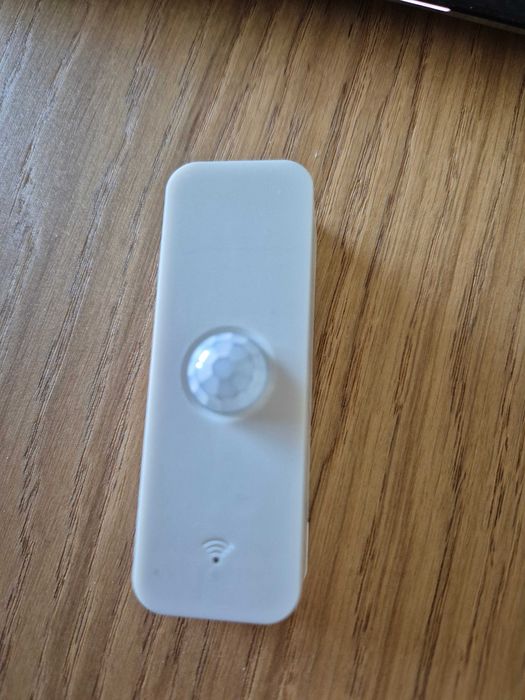 Czujnik ruchu PIR bezprzewodowy łączność z wifi P01