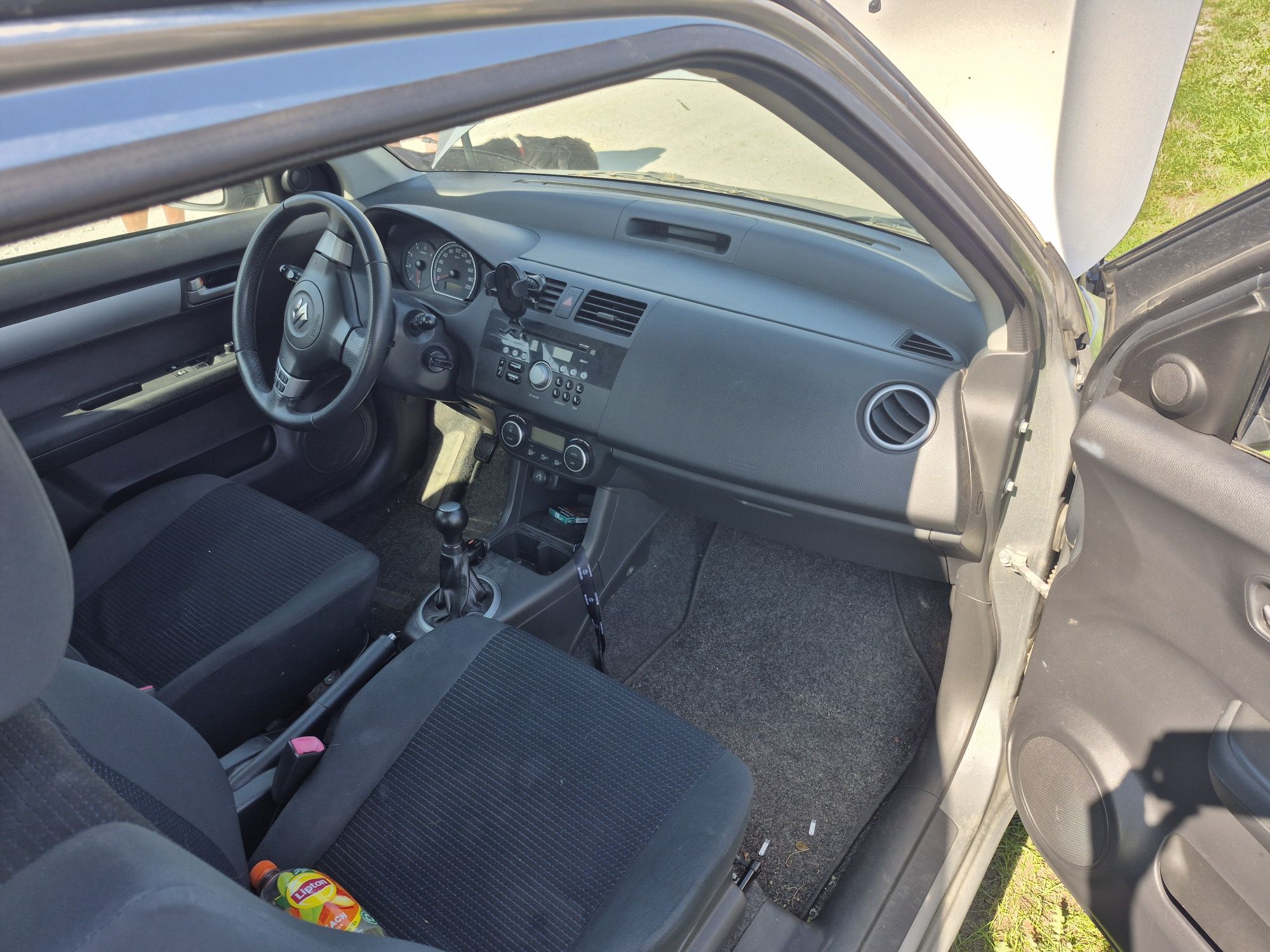 Suzuki Swift z 2009 uszkodzony