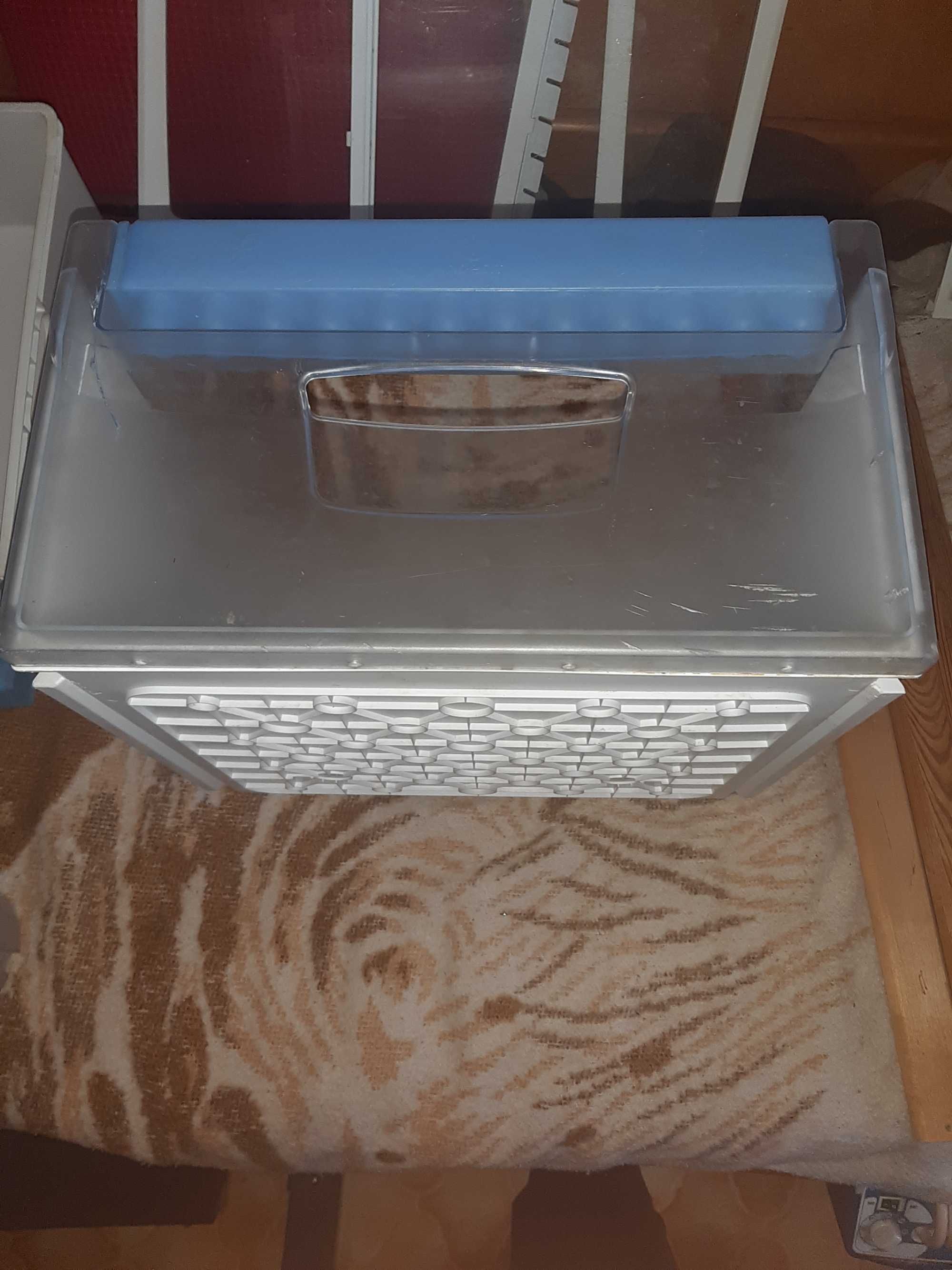 Indesit BAAN 13 wyposażenie Akcesoria do lodówki.