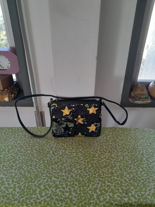 Vendo Mala de Senhora muito bonita como nova