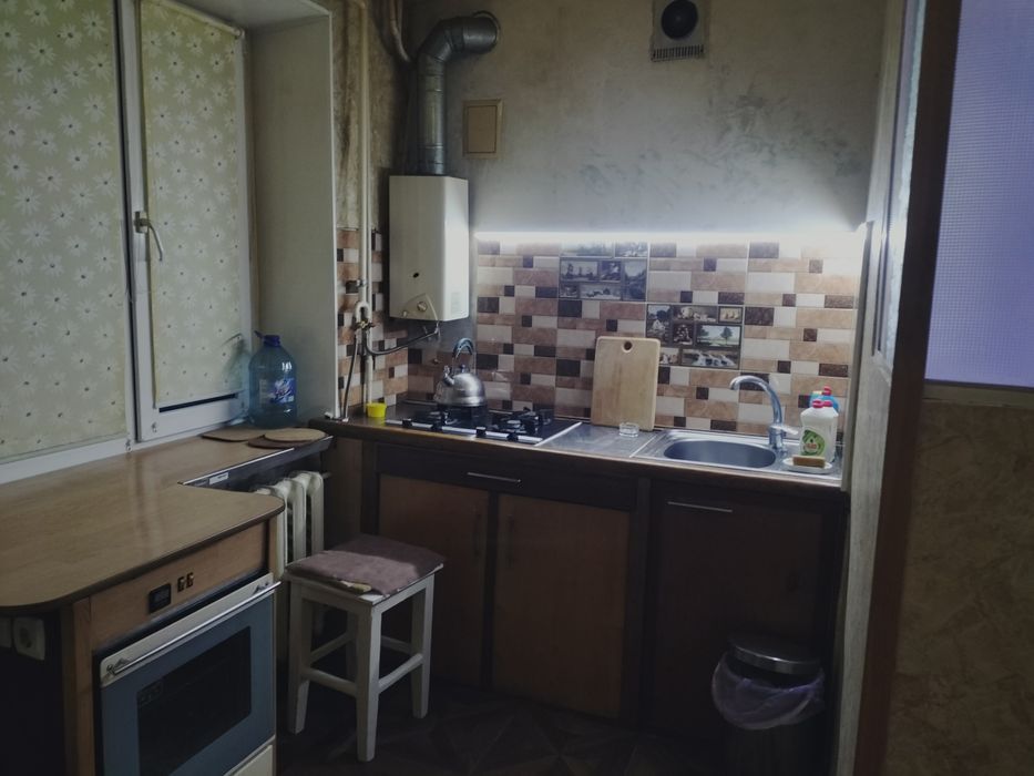 Задам большую однокомнатную квартиру на Дружбе  Ул.Просвіти(Тамбовская