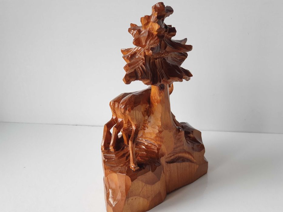 різьба по дереву  " козуля з малюком "1961 р