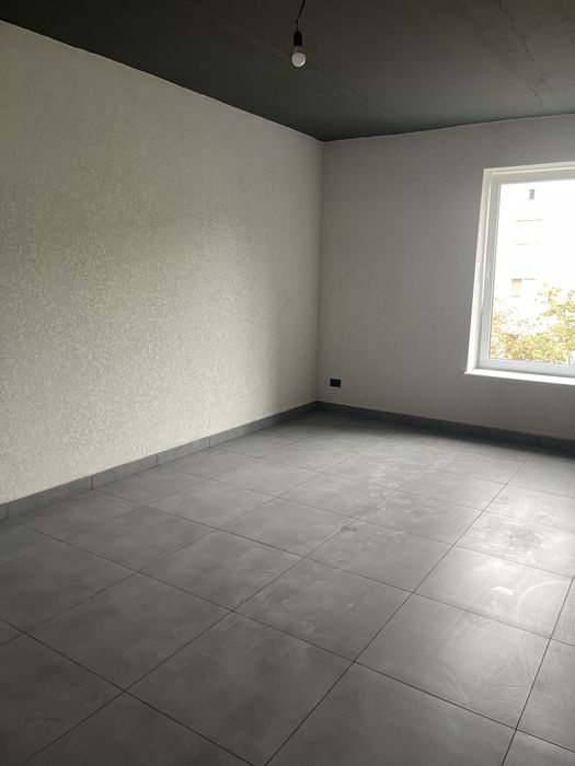 Продам комерційне приміщення вул.Ветеранів