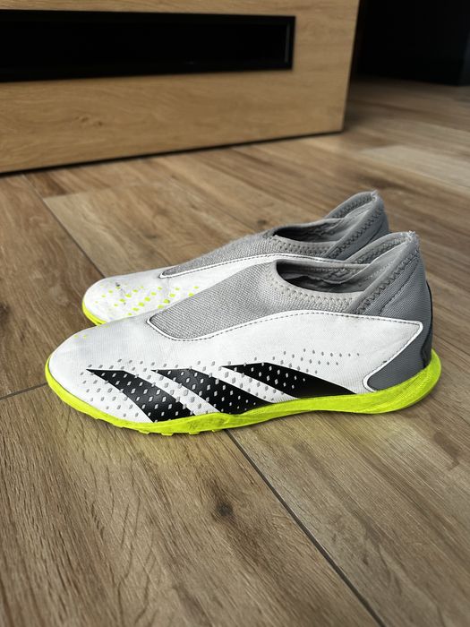 Turfy adidas Predator Accuracy 37,5
