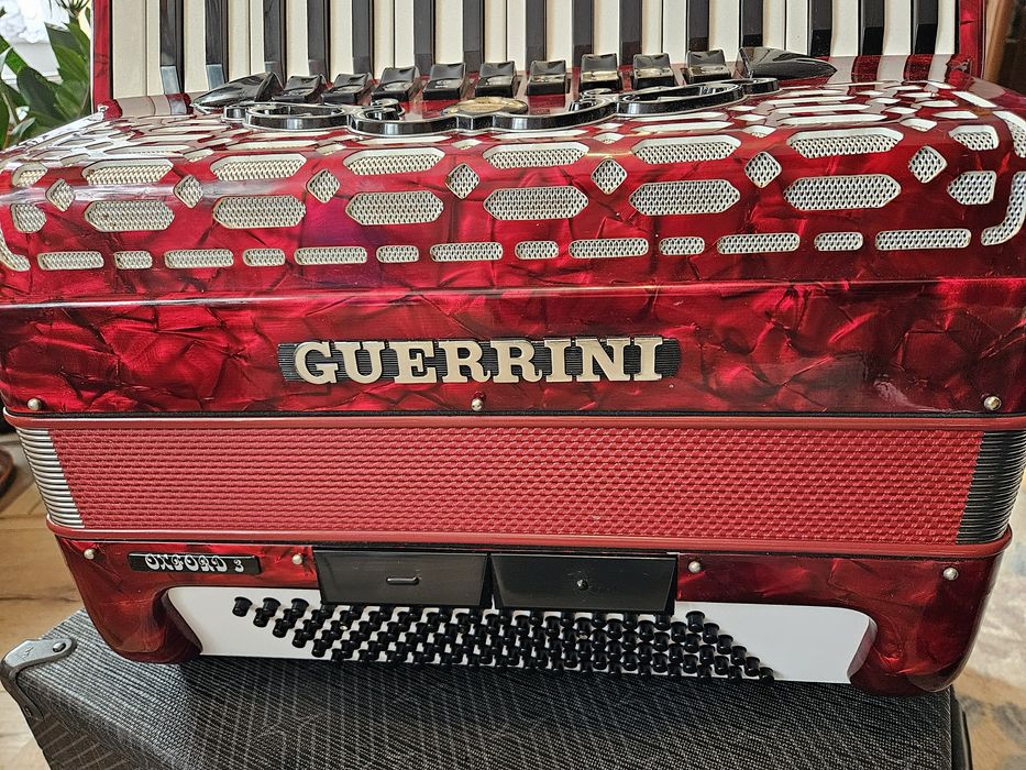 Włoski Akordeon Guerrini Oxford 3, 96 basów