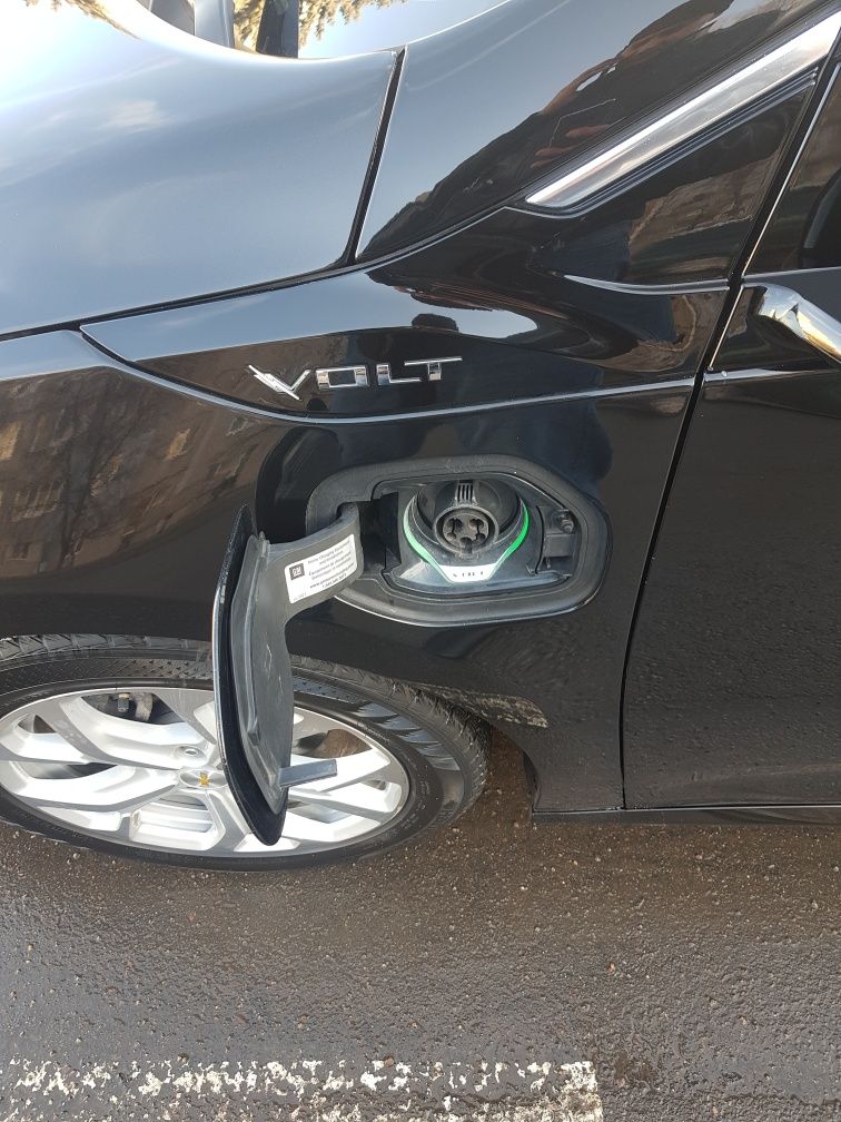 Продаю Chevrolet Volt Premier