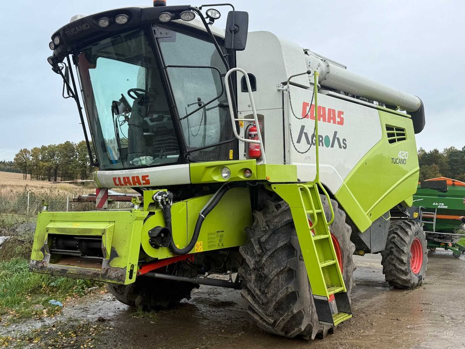 Kombajn Claas Tucano 420 + heder Vario V560